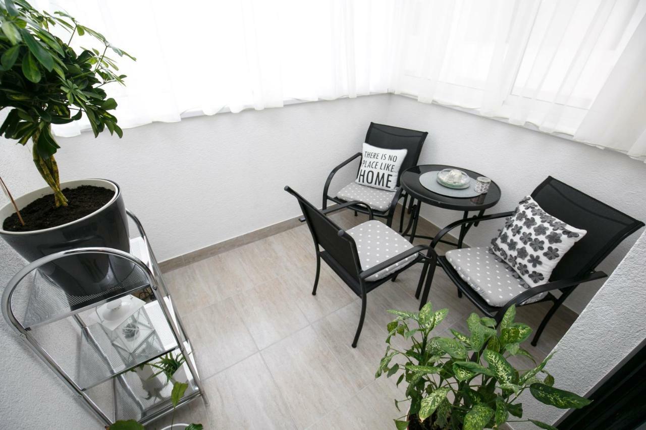 Golden Place Split Bagian luar foto